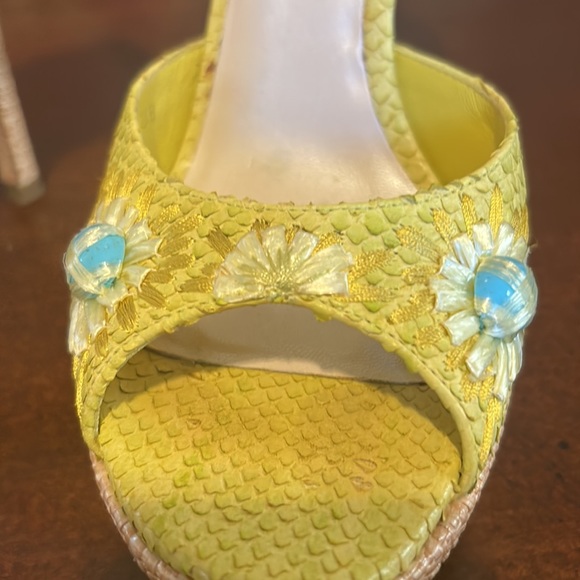 Vintage yellow Dior heels - Picture 3 of 3